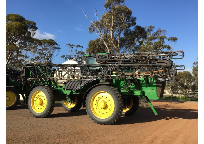 caption John Deere 4940 Boom Spray Sprayer