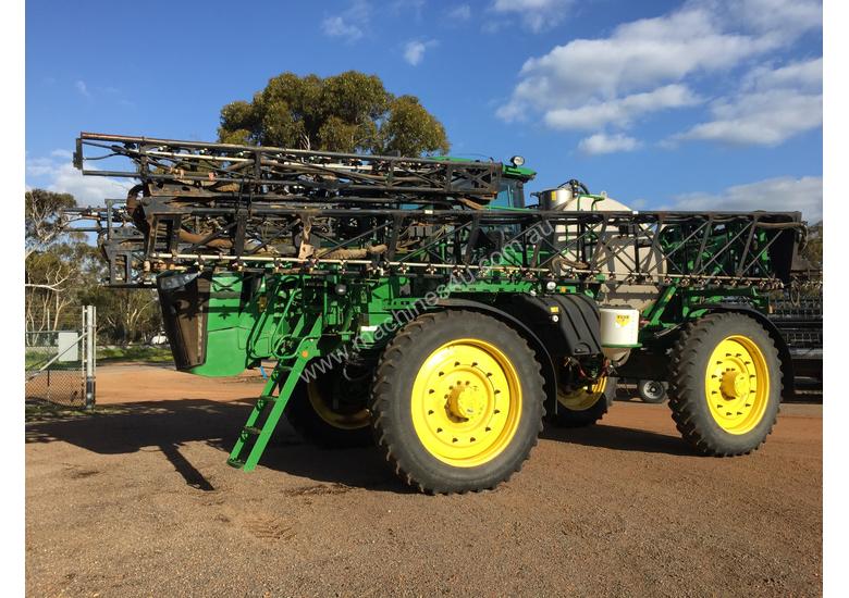 caption John Deere 4940 Boom Spray Sprayer