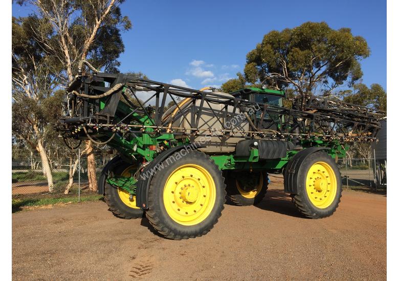 caption John Deere 4940 Boom Spray Sprayer