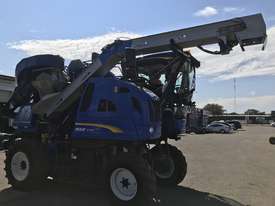 Used Braud Harvester Model 9090XD - Stock No BR1027 - picture0' - Click to enlarge