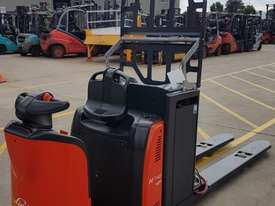 Used Forklift:  N24HP Genuine Preowned Linde 2.4t - picture2' - Click to enlarge