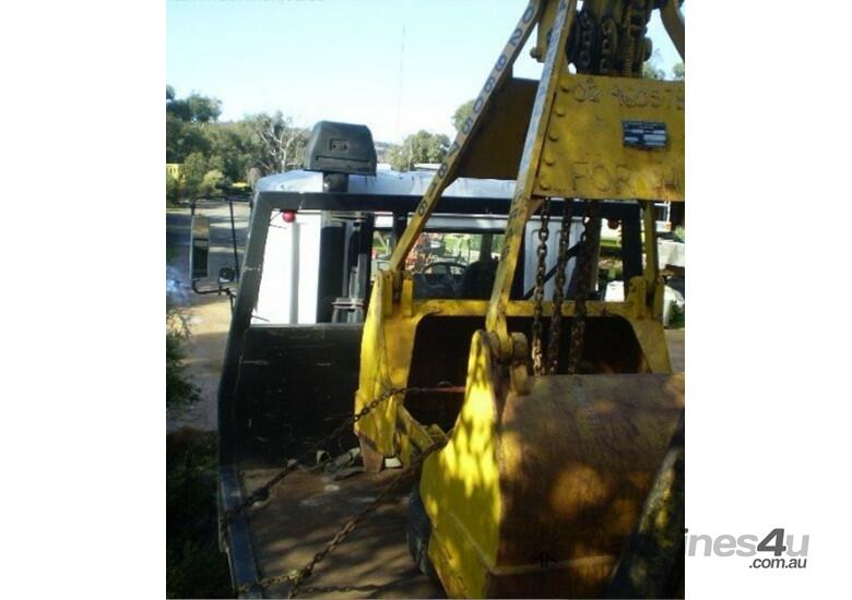 caption AGM , Palfinger , Clamshell Bucket