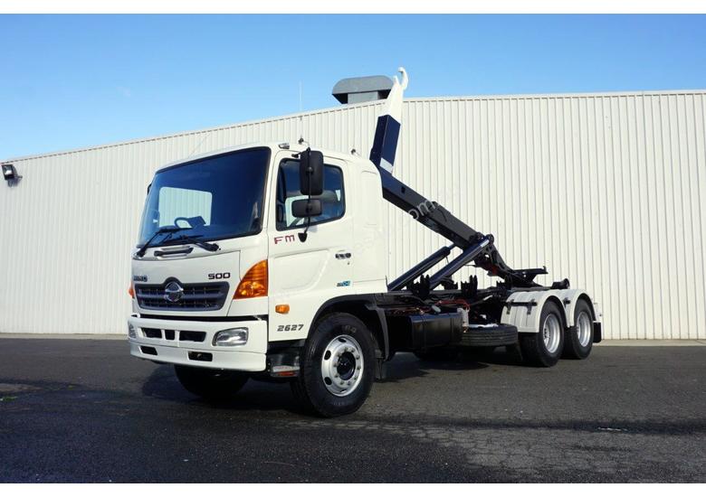 caption 2008 Hino FM 2627 16 Ton Hooklift Truck