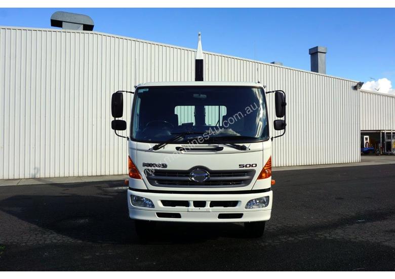 caption 2008 Hino FM 2627 16 Ton Hooklift Truck
