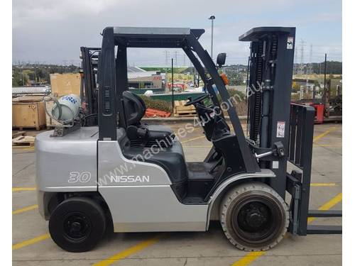 Used Forklift:  UG1F2A30DU Genuine Preowned Nissan 3t