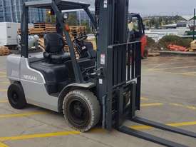 Used Forklift:  UG1F2A30DU Genuine Preowned Nissan 3t - picture2' - Click to enlarge