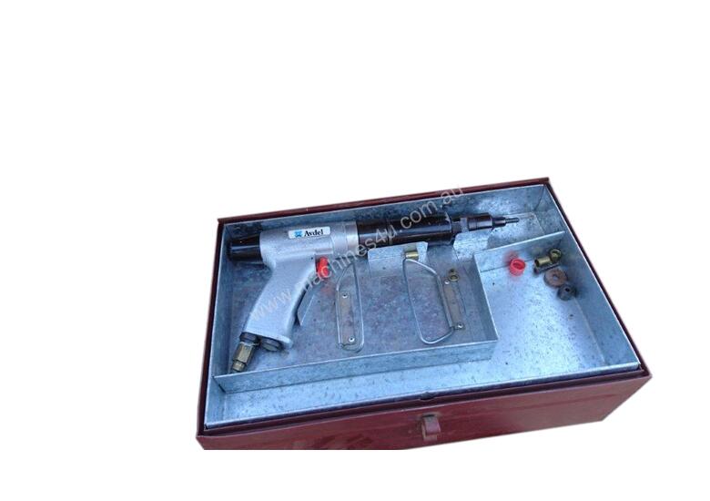 Used avdel 7557 Air Rivet Gun in PRESTON, VIC