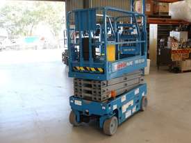 Scissor Lift - 19' (7.79m) Narrow Electric  - picture0' - Click to enlarge