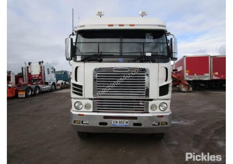 caption 2010 Freightliner Argosy 101