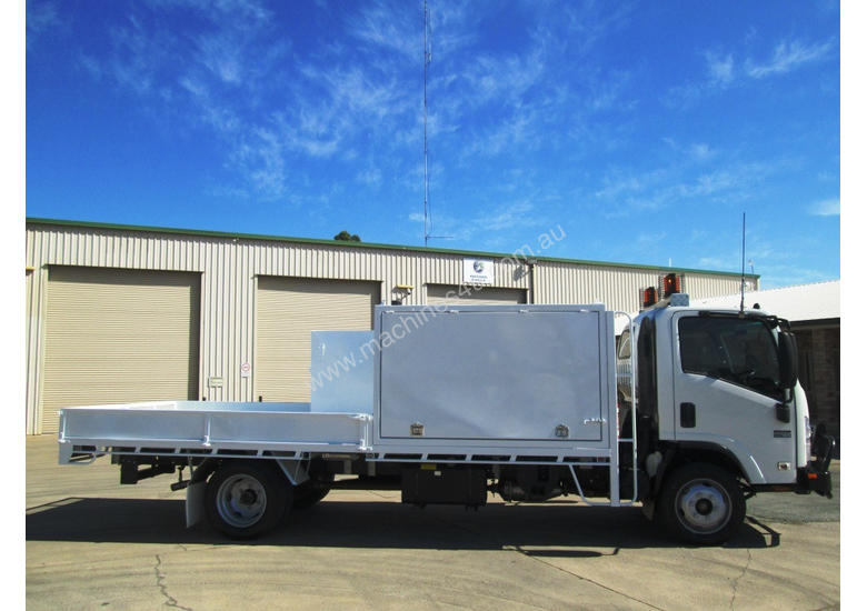 caption Isuzu NQR450 Tray Truck