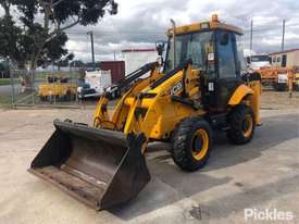 2012 JCB 2CX - picture2' - Click to enlarge