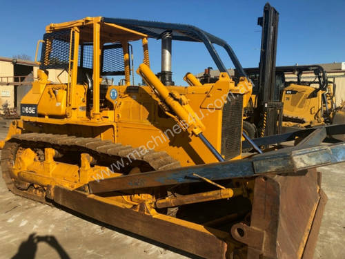 Komatsu D65E-8 Std Tracked-Dozer Dozer