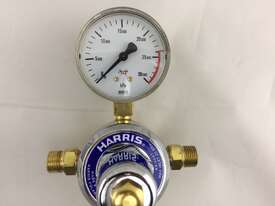 Harris Argon Regulator & Twin Flow Meters Vertical Gas Inlet Bottom Entry 30 LPM 821DB2 - picture2' - Click to enlarge