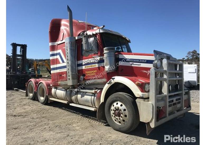 caption 2013 Western Star 4800FX Constellation