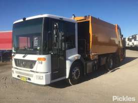 2012 Mercedes-Benz Econic - picture2' - Click to enlarge