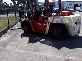 7ton LPG Forklift available for hire - picture1' - Click to enlarge