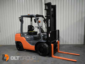 Toyota 3 Tonne Diesel Forklift 8FD30 4000mm Lift Height 3961 Low Hours 2015 Model - picture2' - Click to enlarge