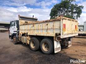 2007 Nissan CWB483 - picture2' - Click to enlarge