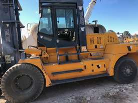 18 Tonne Forklift For Sale! | Low hours, MUST GO! - picture1' - Click to enlarge
