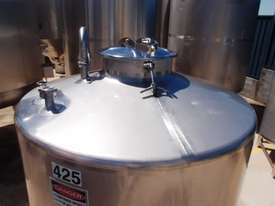 Stainless Steel Storage Tank (Vertical), Capacity: 2,500Lt - picture1' - Click to enlarge