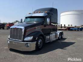 2014 Peterbilt 587 - picture2' - Click to enlarge