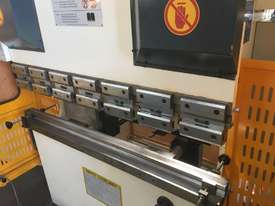 Steelmaster 30 ton x 1320 mm Press Brake - picture1' - Click to enlarge