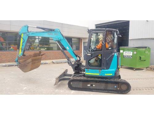 USED AIRMAN AX48U EXCAVATOR WITH FULL A/C CABIN, HITCH AND BUCKETS