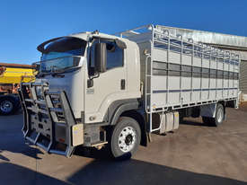 Isuzu FXR 1000 Stock/Cattle crate Truck - picture2' - Click to enlarge