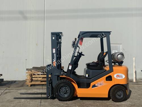 New MLA Vulcan 2.5T Container Accessible Forklift