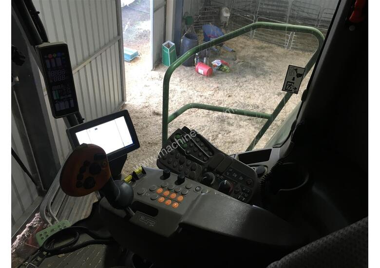 caption John Deere S670 Header(Combine) Harvester/Header
