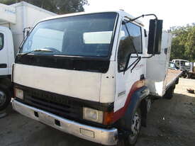 1991 MITSUBISHI FH100 WRECKING STOCK #1820 - picture0' - Click to enlarge