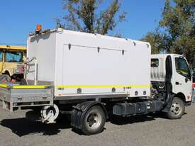 Hino 300 4x2 Service Truck - picture0' - Click to enlarge