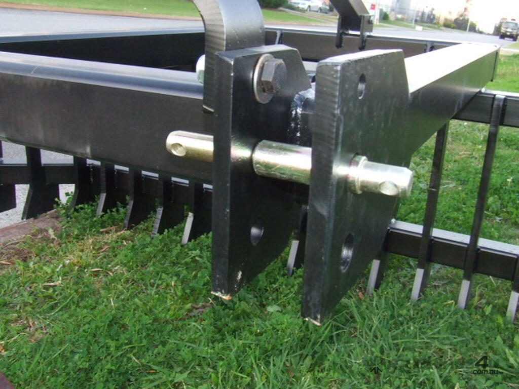 New Barrette ROCK ROOT RAKE 3 PL 3PL Rake in MALAGA, WA