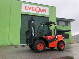 Everun ERTF25 All terrain forklift - picture0' - Click to enlarge
