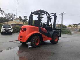 Everun ERTF25 All terrain forklift - picture1' - Click to enlarge