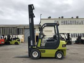 Compact Clearview Mast 2.0t LPG CLARK Forklift - picture0' - Click to enlarge