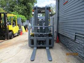 Komatsu 2.5 ton Container Mast Used Forklift - picture1' - Click to enlarge