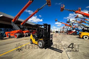 UN Forklift 3.5T Diesel Forklift - with Advanced Safety and Excellent Hydraulic Performance!