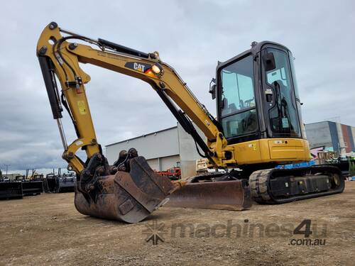 CAT 303.5E 3.7T EXCAVATOR WITH FULL A/C CABIN, 3 BUCKETS AND RIPPER ATTACHMENT 1936HRS. VERY TIDY