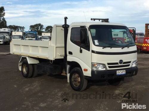 2004 Hino Dutro U414