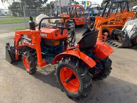 KUBOTA TRACTOR B6001 WITH 4IN1BUCKET - picture2' - Click to enlarge