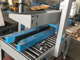 Case and Carton Packer - picture1' - Click to enlarge