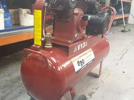 240V piston air compressor - picture1' - Click to enlarge