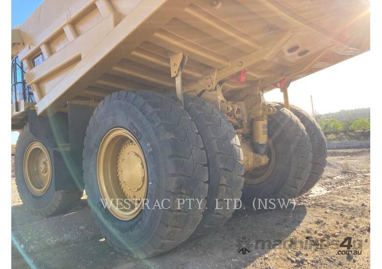 caption CATERPILLAR 777GLRC Mining Off Highway Truck