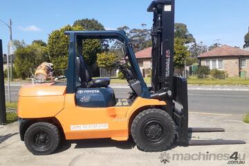 ACTIVE FORKLIFTS - 2008 Model Toyota 4.5 Ton forklift for sale-4m lift height hydraulic side shift f ACTIVE FORKLIFTS - 2008 Model Toyota 4.5 Ton forklift for sale-4m lift height hydraulic side shift f