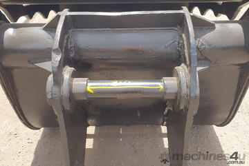 Custom 35 ton screening bucket Bucket-Screening Attachments