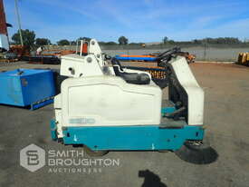 TENNANT 6200 COMPACT RIDE ON SWEEPER - picture0' - Click to enlarge