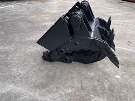 HYDRAULIC GRAPPLE 5 TONNE SYDNEY BUCKETS - picture0' - Click to enlarge
