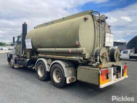 2001 Mack CH788RS - picture2' - Click to enlarge