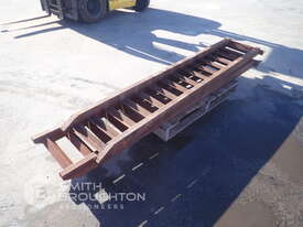 STEEL LOADING RAMPS - picture0' - Click to enlarge